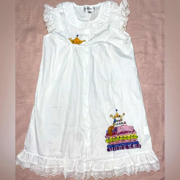 Sweet Princess and the pea lace nightgown. - Picture 1 of 2